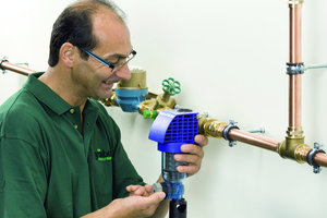  BedienfreundlichkeitDie Wasserfilter der „optiset“-Baureihe bieten einen Rückspülfilter, der bei Bedarf manuell oder automatisch gespült werden kann 