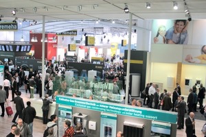  Blick in die Halle 8Heizungstechnik in allen Varianten und Kombinationen 