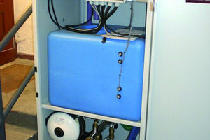  Übersichtliche ZentraleRegenwasserzentrale mit elektronischer Steuerung, integriertem Vorlagebehälter und Doppelpumpendruck-erhöhung 