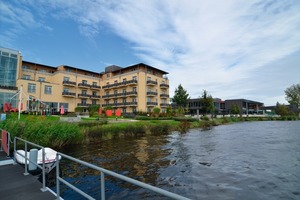  Direkt am WasserDas Seehotel Fontane besticht durch seine Lage direkt am Ufer des Neuruppiner Sees 