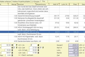  LeistungsverzeichnisDas abgebildete Beispiel zeigt den Inhalt eines Leistungsverzeichnisses für das Gewerk Sanitärinstallation nach dem Einlesen ins Programm „LC-TOP“. Die Materialpreise wurden bereits durch den Großhändler in die GAEB-Datei eingesetzt. Aus dem Artikelstamm wurden auch die Lohnzeiten übernommen, so dass in der Endbearbeitung des Angebotes nur noch die Montagezeiten für Positionen wie z. B. „Anschluss herstellen“ eingesetzt werden müssen 