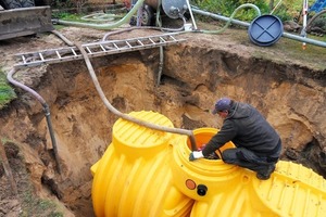  Bild 4: Schnelle InstallationNur eineinhalb Tage dauerte der Einbau der Kleinkläranlage auf dem Grundstück von Familie Neitzel 