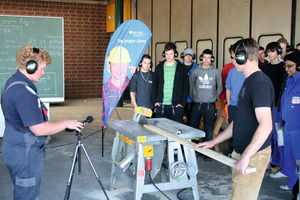  Der Tag gegen den Lärm, am 25. April 2012, war der Auftakt, um auf lärmarme Baumaschinen und Werkzeuge aufmerksam zu machen 
