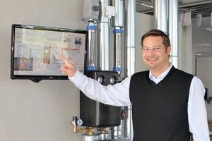  Wärmepumpentechnik Schulungsleiter Sven Staudt präsentiert die praxisnahe Ausstellung mit der er den Seminarteilnehmern realitätsgetreu die Funktionen der Wärmepumpe nahe bringen kann 