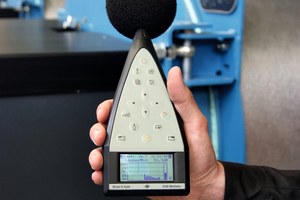  SchallpegelmessungAufgrund des Messgeräts der Klasse 1 können präzise Schallpegelmessungen vorgenommen werden 