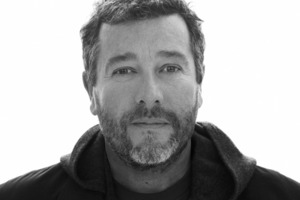  Designer Philippe Starck zu „SensoWash“: „Wenn Sie diese Art eines Dusch-WCs einmal ausprobiert haben, können sie nicht ohne weiterleben.“ 