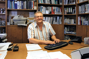  Bei der ArbeitGeschäftsführer Dieter Dittmer bei der Arbeit mit pds abacus 