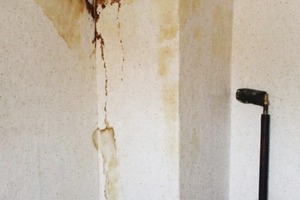  Versottung im WohnbereichEin Beispiel für Versottungen von Abgasschornsteinen im Wohnbereich durch Anschluss einer Gasheizung ohne Einzug eines säurebeständigen Rohres 