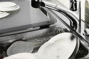  Komfortable Küchenarmatur„CeraSprint“-Küchenarmatur mit herausziehbarer Handbrause 