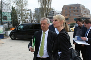  Ulrich Kremer (Colt International GmbH) im Gespräch mit SHK Profi-Redakteurin Stefanie Schnippenkötter auf der IBA 2013 in Hamburg 