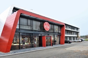  Dynamisch und standfest gleichermaßen – so zeigt sich die Architektur der neuen Club-Heimat des 1. FC Nürnberg am Sportpark Valznerweiher. 
