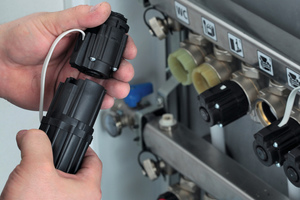  Das „Geniax“-Tool für die einfache und schnelle Montage von Pumpen und Rückflussverhinderern. 