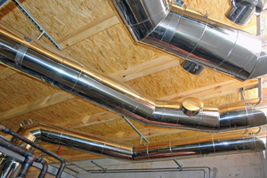  Verbindungsleitungen im Innenbereich lassen sich mit ein- oder bei Bedarf doppelwandigen Rohren installieren.  