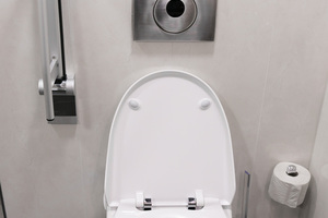  Clevere WC-Spülung: Mithilfe von Infrarottechnik löst die Spülung automatisch aus und erspart den Benutzern umständliches Umdrehen. 