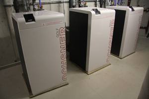  Für eine optimale Leistungsanpassung wurden die Wärmepumpen in Kaskaden zu zwei oder drei Geräten angeordnet.  