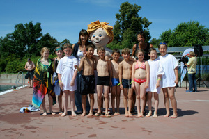  Kids auf Schwimmkurs 