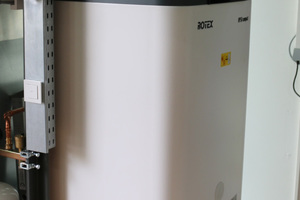  Seit November 2013 ist die Luft-/Wasser-Wärmepumpe „HPSU compact“ von Rotex wichtiger Bestandteil des Hauskonzeptes. 