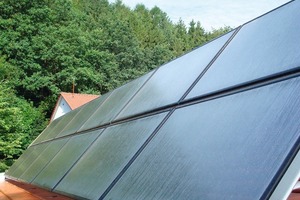  SolarthermieanlageDa die Verbandsgemeindeverwaltung vor allem auf Energieeffizienz Wert legte, wurde eine Solarthermieanlage mit einer maximalen thermischen Leistung von 15 kW beim Zusatzgebäude installiert 