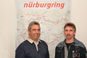  Erfolgreich installiertHeizungs- und Lüftungsbaumeister Michael Mönch (l.) und Andreas Bohn, zuständiger Techniker für den Bereich Start- und Zielhaus der Nürburgring GmbH, freuen sich über die gelungene Installation von rund 90 Zählern zur Verbrauchserfassung von Wasser und Wärme auf dem Nürburgring 