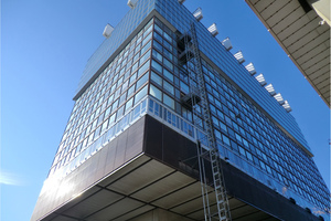  Nach über 30 Jahren Nutzungsdauer wird das Wahrzeichen der Uniklinik Köln, das Bettenhochhaus, saniert.  