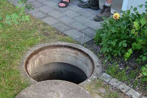  Zu kleiner Regenspeicher aus Beton im Garten eingebaut. Eine Berechnung von Ertrag und Bedarf gab es nicht. 