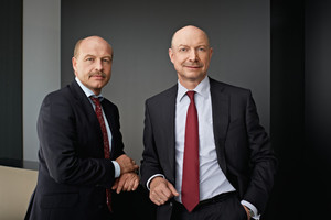  Das Familienunternehmen wird in dritter Generation von den Brüdern Matthias und Andreas Dornbracht (v.l.n.r.) geführt. 