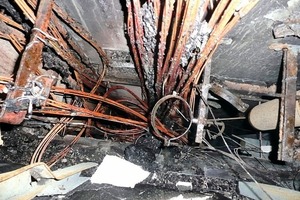  Gefahrenquelle in vielen BestandsgebäudenUnzureichende Brandabschottungen in Installationsschächten lassen diese im Brandfall zu „Feuer- und Rauchverteilern“ werden 