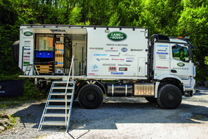  Das Begleitfahrzeug der Landrover Experience Tour 2015 ist mit einer mobielen Werkstatt von Aluca ausgestattet. 