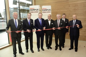  Offizielle Eröffnung des Energy Campus mit (v.l.n.r.): Walter Münnich (Aufsichtsrat), Karlheinz Reitze (Geschäftsführer Vertrieb und Marketing), Ministerpräsident Stephan Weil, Dr. Ulrich Stiebel, Rudolf Sonnemann (Vorsitzender der Geschäftsführung), Prof 