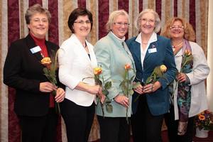  (von links): Dr. Anne Dohle, Margit Niedermaier, Gudrun Spottke, Heidi Kluth, Birgit Fröhlich 
(nicht auf dem Bild: Doris Unger) 