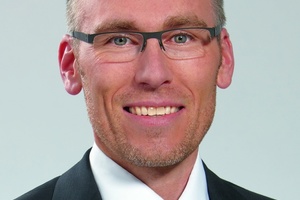  Vorausschauende Zukunftsplanung: Dipl.-Wirtschaftsingenieur (FH) Heiko Braun (42) übernimmt zum 1. Janaur 2016 die Geschäftsführung der Zehnder Group Deutschland GmbH – für 2016 noch als Doppelspitze mit dem jetzigen Geschäftsführer Donat Feser (60).  