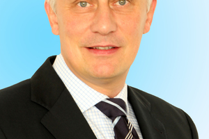  Martin M. Roschkowski 